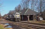 DL 3642 leads a short consist past the passenger depot in Moscow